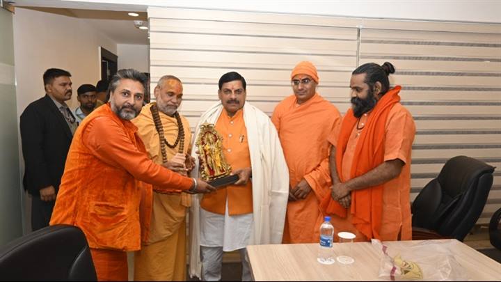 मुख्यमंत्री डॉ. मोहन यादव से मिले दिल्ली संत महामंडल के पदाधिकारी